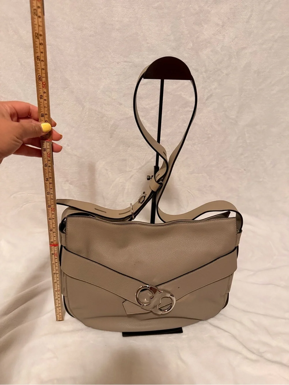 Tory Burch Gemini Link Belted Hobo Crossbody in French Gray